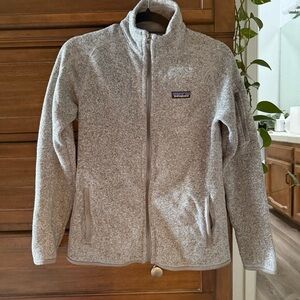 Patagonia women’s fitted full zip fleece sweater